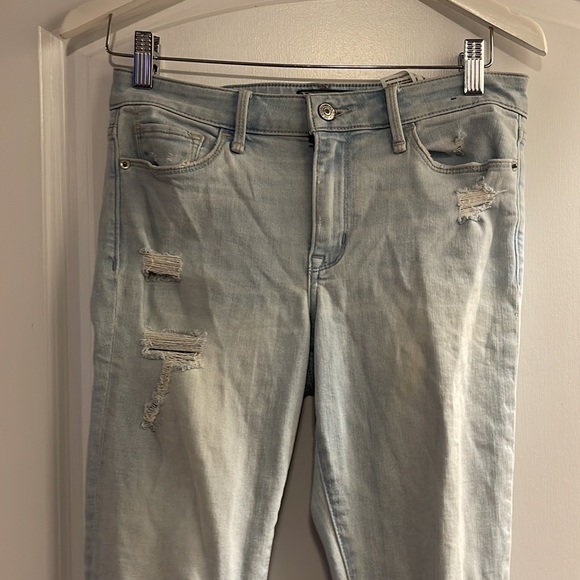 Abercrombie & Fitch light blue size 27 ripped jeans - Picture 2 of 4